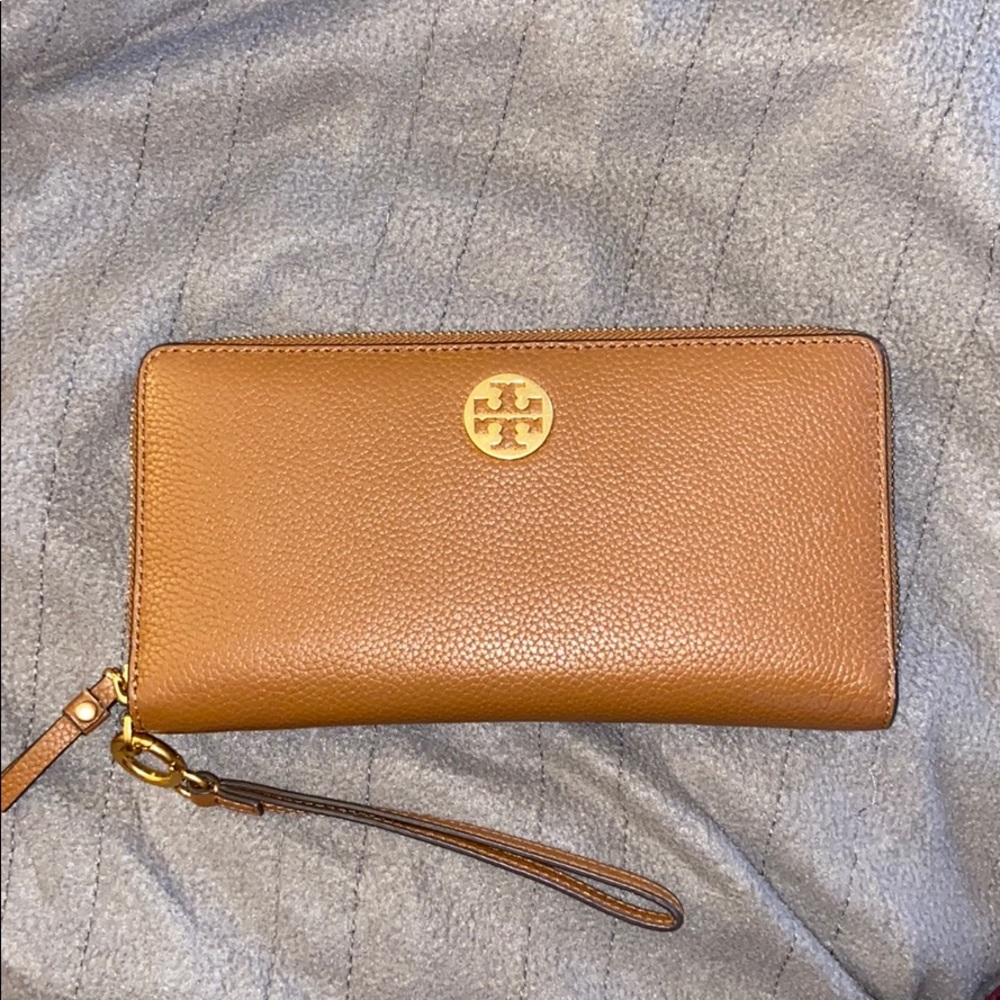 Tory Burch wallet